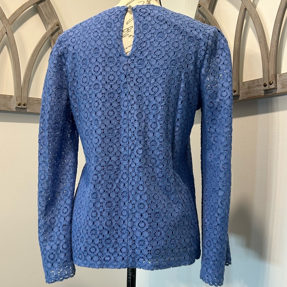 Banana Republic Lacey Blouse Crochet Like Overlay Pretty Periwinkle Size Medium - Picture 3 of 9